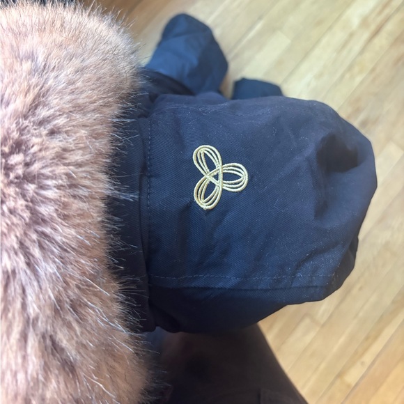 Aritzia TNA Summit Parka | Like New | Worn Once | Originally $325 - Picture 7 of 7